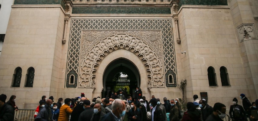 Image accompanying «Immagino che il presidente del Consiglio italiano sia al corrente del fatto che la Turchia finanzia il 50% delle moschee francesi, molte delle quali secondo i