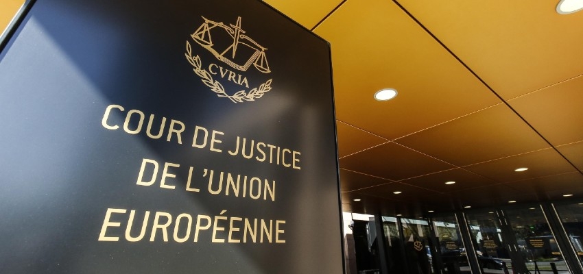 Image accompanying «Una nuova sentenza della Corte Europea ci obbliga a pagare assegni sociali ai familiari dei migranti, anche se ancora residenti nel Paese di origine».