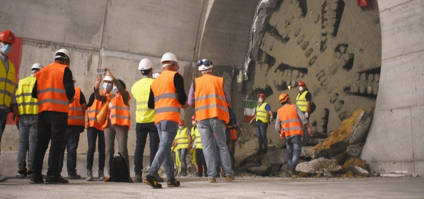 Image accompanying «Quest’anno questo governo ha realizzato il record del decennio negli appalti sbloccati: più di 40 miliardi di cantieri, che è la cifra più alta del decennio» (
