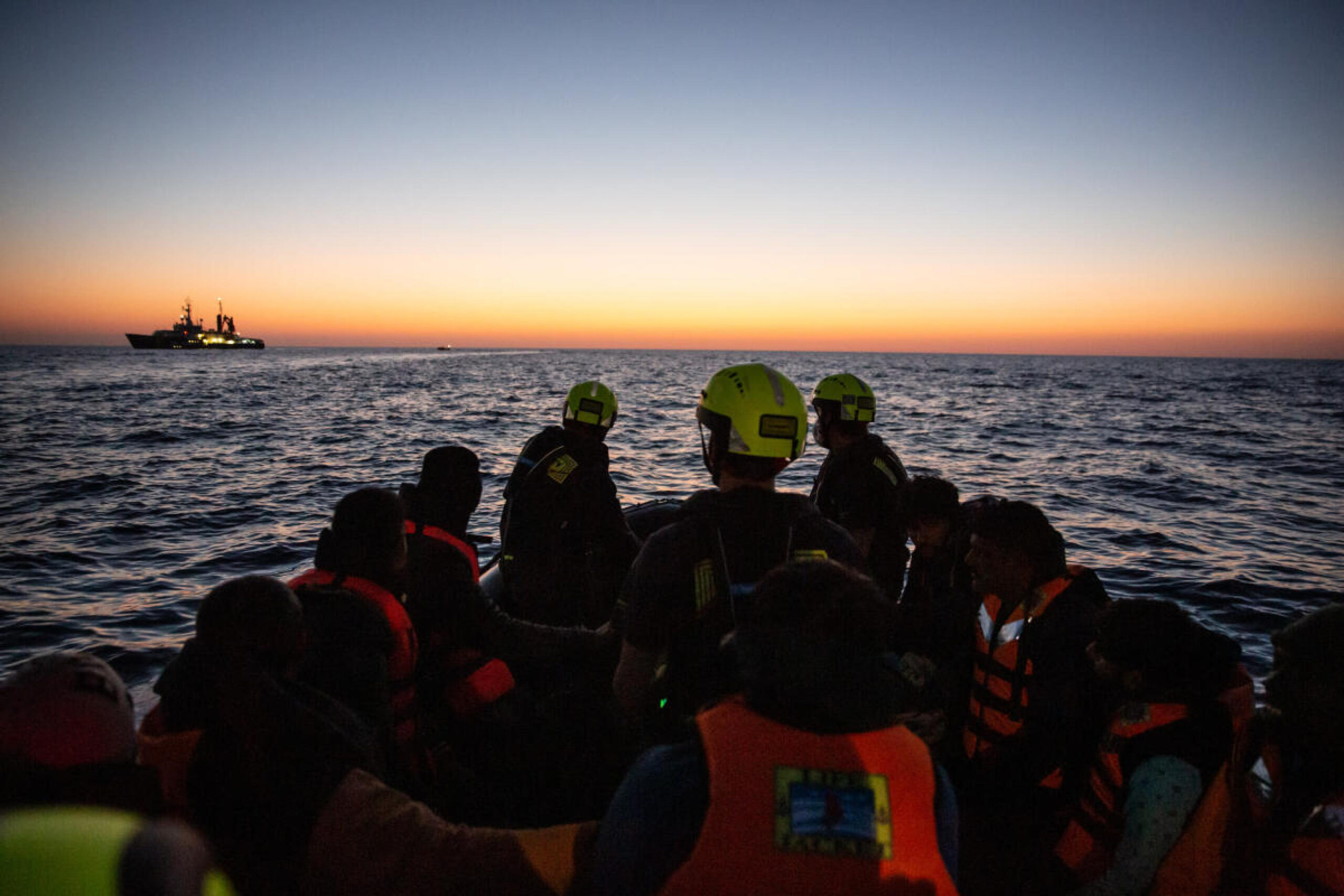 Cuántas ONG ayudan a los inmigrantes en el Mediterráneo