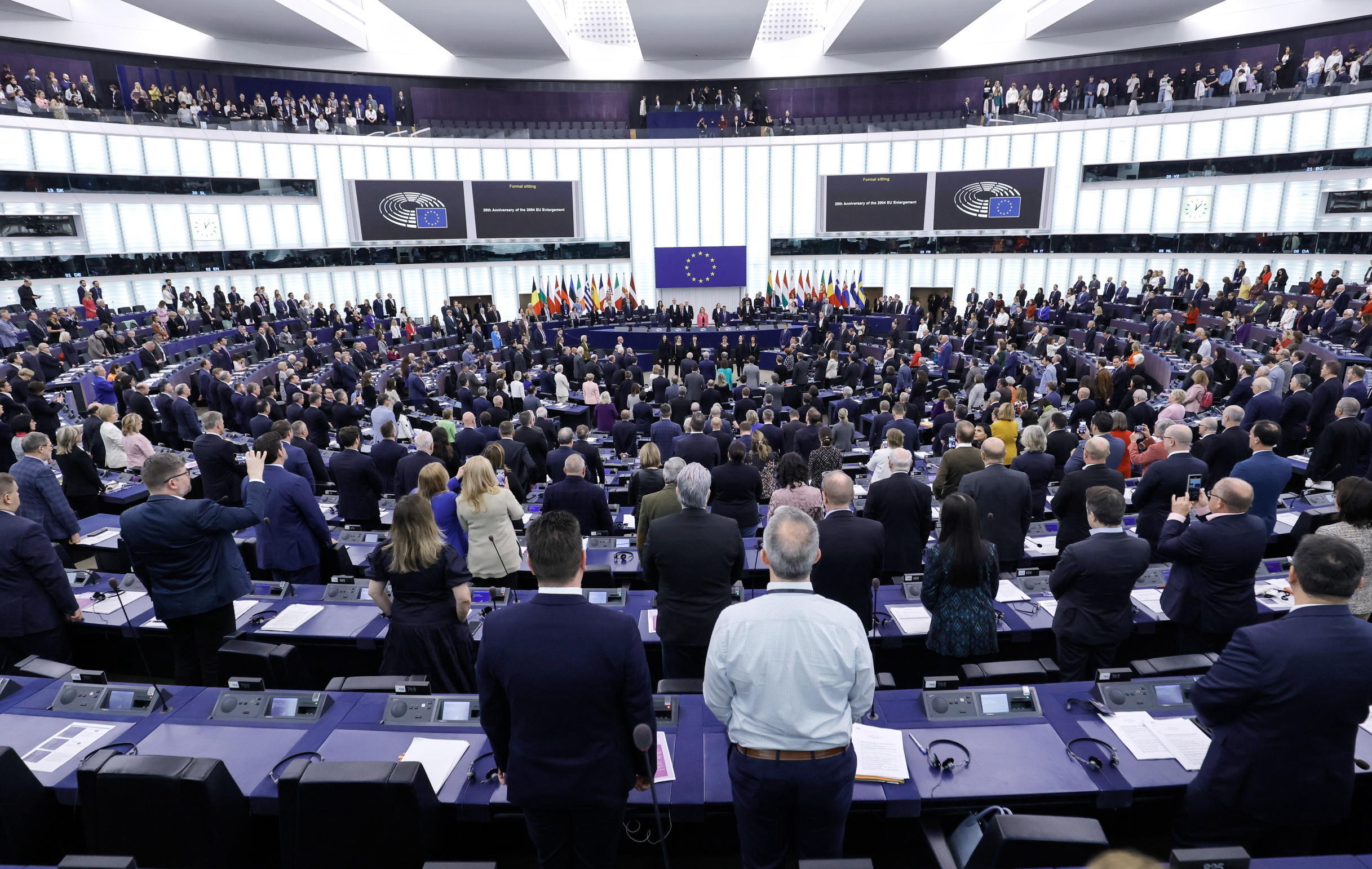 L’identikit dei 76 nuovi parlamentari europei dell’Italia | Pagella
