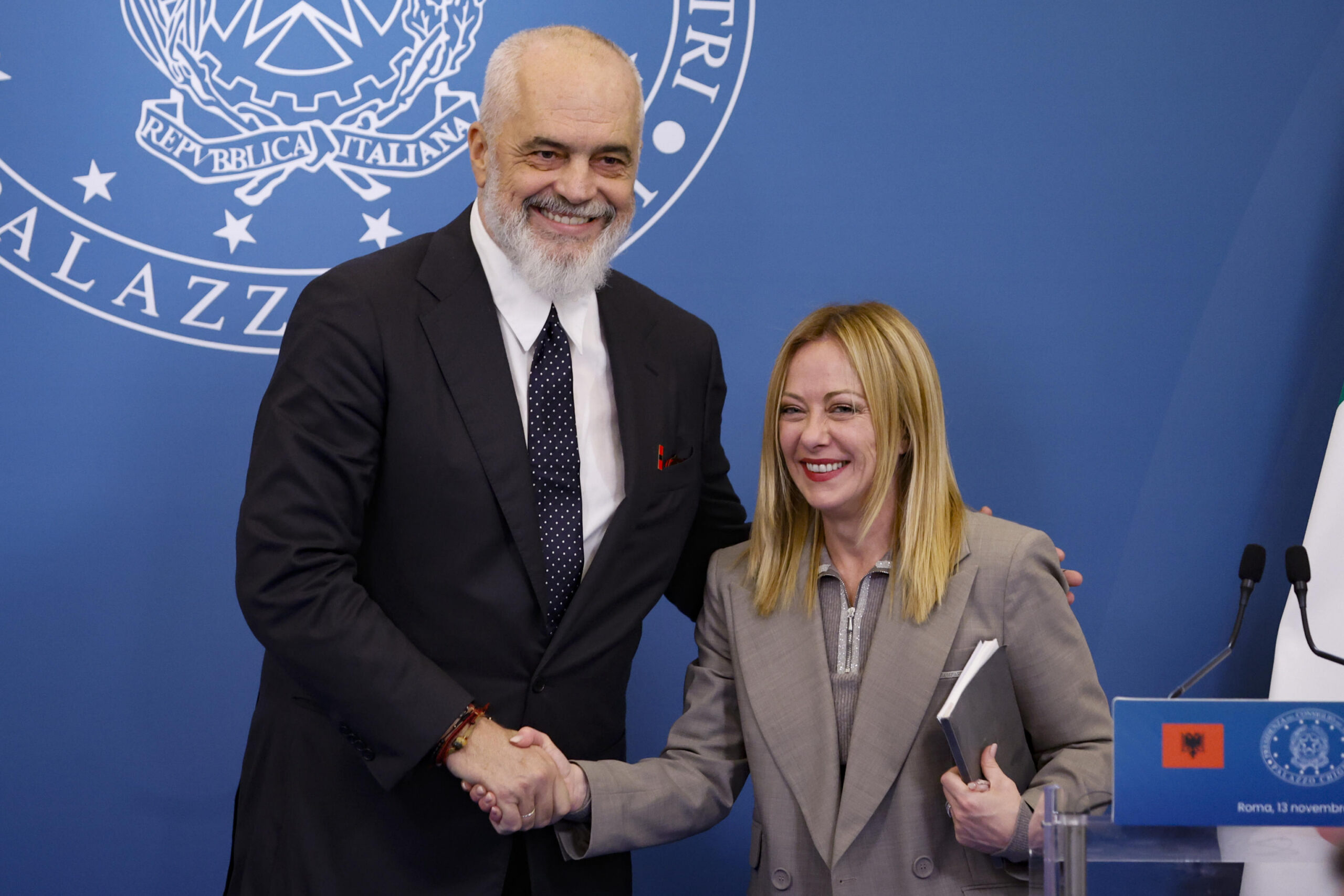 Il governo canta vittoria troppo presto sul modello Albania
